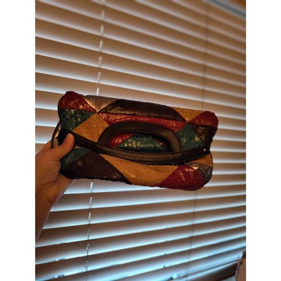 Vintage magnetic closure block Nine West purse - Picture 2 of 2